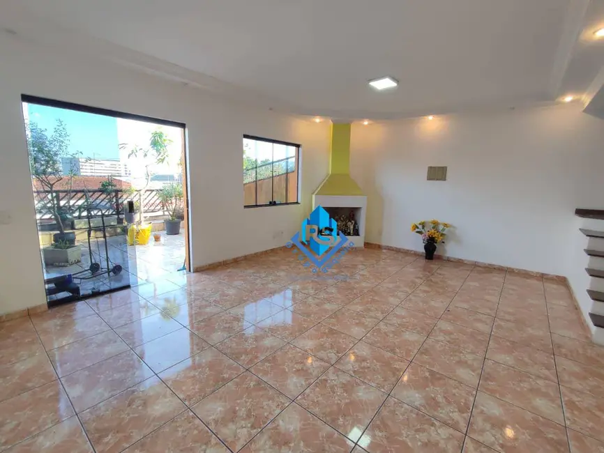 Foto 2 de Sobrado com 4 quartos para alugar, 250m2 em Sao Bernardo Do Campo - SP