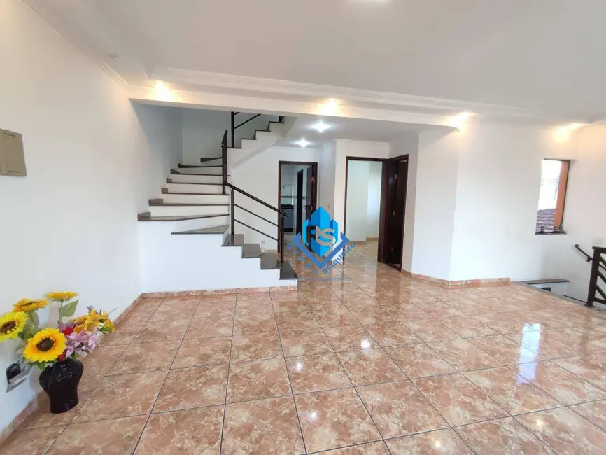 Foto 4 de Sobrado com 4 quartos para alugar, 250m2 em Sao Bernardo Do Campo - SP