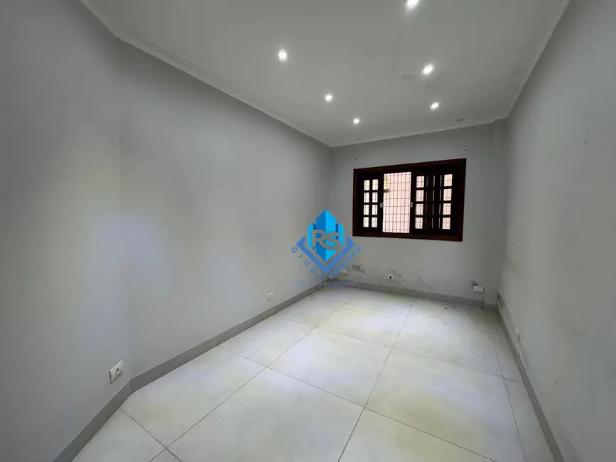 Sobrado com 4 quartos à venda, 297m2 em Canto do Forte, Praia Grande - SP - imagem 8 Foto 8 de Sobrado com 4 quartos à venda, 297m2 em Canto do Forte, Praia Grande - SP