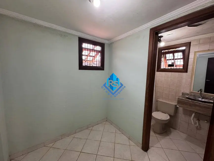 Sobrado com 4 quartos à venda, 297m2 em Canto do Forte, Praia Grande - SP - imagem 9 Foto 9 de Sobrado com 4 quartos à venda, 297m2 em Canto do Forte, Praia Grande - SP