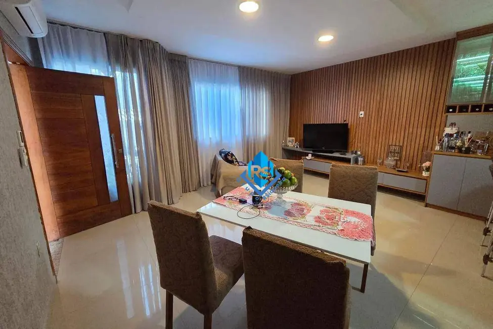 Foto 9 de Casa com 3 quartos para alugar, 290m2 em Praia Grande - SP