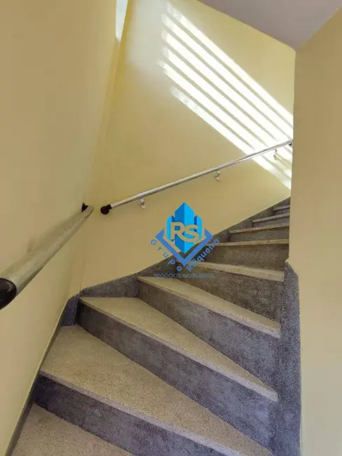 Casa com 3 quartos à venda, 210m2 em Jardim Olavo Bilac, Sao Bernardo Do Campo - SP - imagem 5 Foto 5 de Casa com 3 quartos à venda, 210m2 em Jardim Olavo Bilac, Sao Bernardo Do Campo - SP