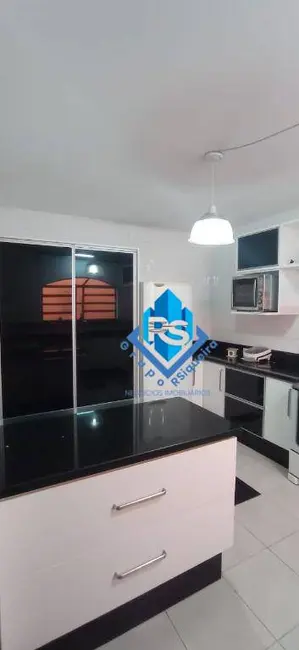 Sobrado com 3 quartos à venda, 183m2 em Jardim Las Vegas, Santo Andre - SP - imagem 8 Foto 8 de Sobrado com 3 quartos à venda, 183m2 em Jardim Las Vegas, Santo Andre - SP