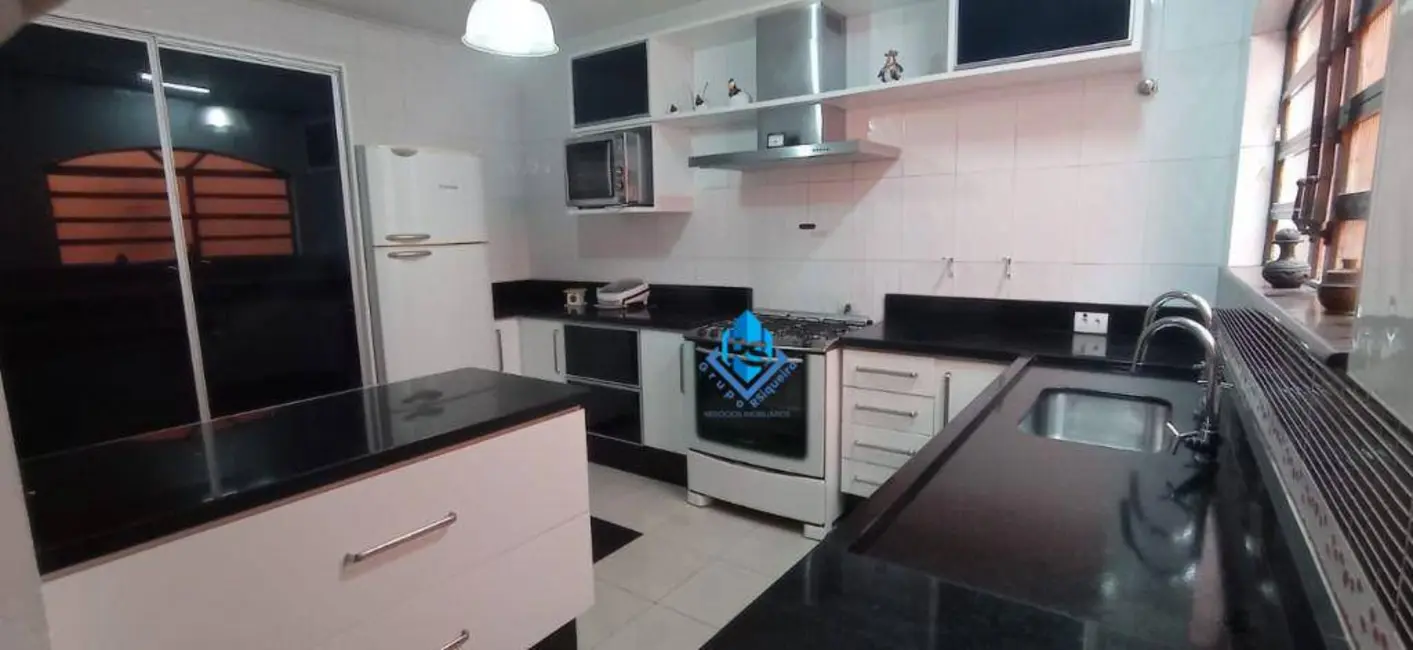 Sobrado com 3 quartos à venda, 183m2 em Jardim Las Vegas, Santo Andre - SP - imagem 6 Foto 6 de Sobrado com 3 quartos à venda, 183m2 em Jardim Las Vegas, Santo Andre - SP