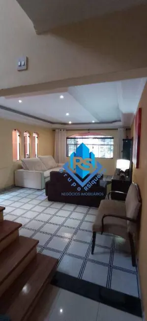 Sobrado com 3 quartos à venda, 183m2 em Jardim Las Vegas, Santo Andre - SP - imagem 3 Foto 3 de Sobrado com 3 quartos à venda, 183m2 em Jardim Las Vegas, Santo Andre - SP