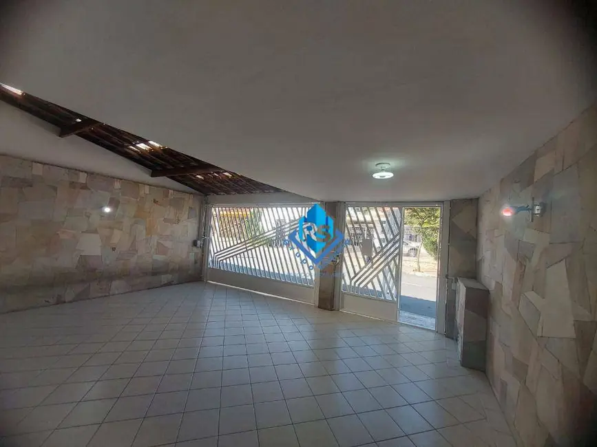 Casa com 3 quartos para alugar, 200m2 em Sao Bernardo Do Campo - SP - imagem 4 Foto 4 de Casa com 3 quartos para alugar, 200m2 em Sao Bernardo Do Campo - SP