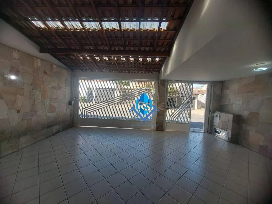 Casa com 3 quartos para alugar, 200m2 em Sao Bernardo Do Campo - SP - imagem 3 Foto 3 de Casa com 3 quartos para alugar, 200m2 em Sao Bernardo Do Campo - SP