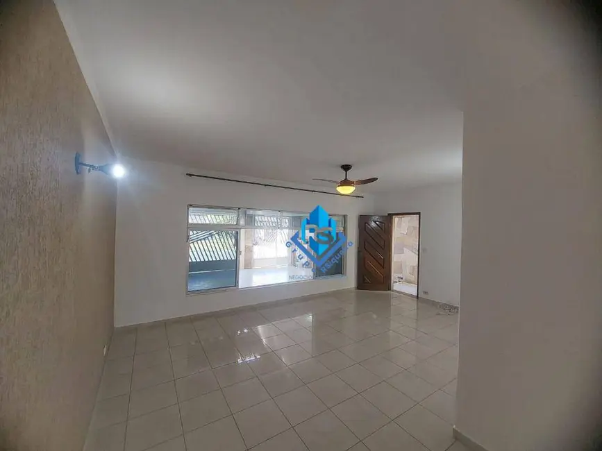 Casa com 3 quartos para alugar, 200m2 em Sao Bernardo Do Campo - SP - imagem 5 Foto 5 de Casa com 3 quartos para alugar, 200m2 em Sao Bernardo Do Campo - SP