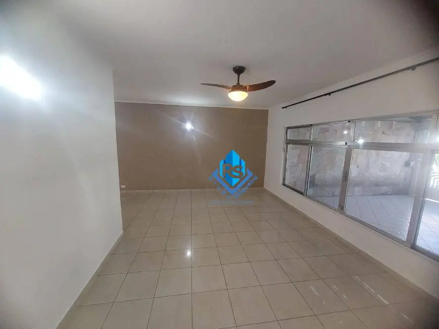 Casa com 3 quartos para alugar, 200m2 em Sao Bernardo Do Campo - SP - imagem 7 Foto 7 de Casa com 3 quartos para alugar, 200m2 em Sao Bernardo Do Campo - SP