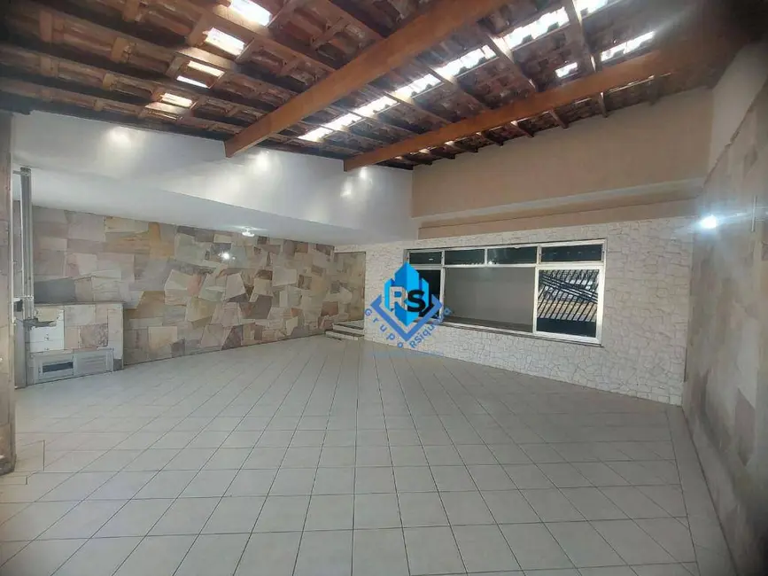 Casa com 3 quartos para alugar, 200m2 em Sao Bernardo Do Campo - SP - imagem 1 Foto 1 de Casa com 3 quartos para alugar, 200m2 em Sao Bernardo Do Campo - SP