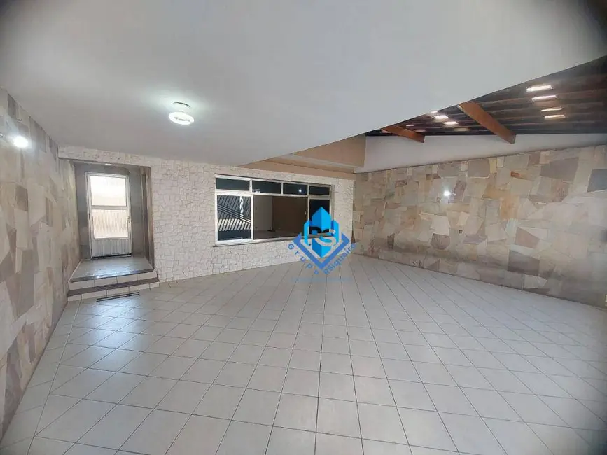 Casa com 3 quartos para alugar, 200m2 em Sao Bernardo Do Campo - SP - imagem 2 Foto 2 de Casa com 3 quartos para alugar, 200m2 em Sao Bernardo Do Campo - SP