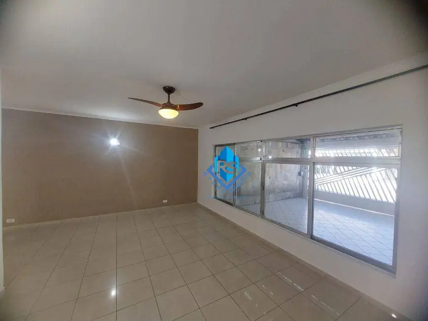 Casa com 3 quartos para alugar, 200m2 em Sao Bernardo Do Campo - SP - imagem 8 Foto 8 de Casa com 3 quartos para alugar, 200m2 em Sao Bernardo Do Campo - SP