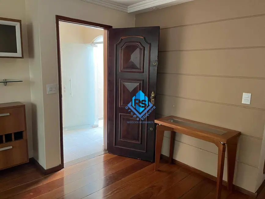 Sobrado com 4 quartos para alugar, 150m2 em Vila Valparaíso, Santo Andre - SP - imagem 8 Foto 8 de Sobrado com 4 quartos para alugar, 150m2 em Vila Valparaíso, Santo Andre - SP