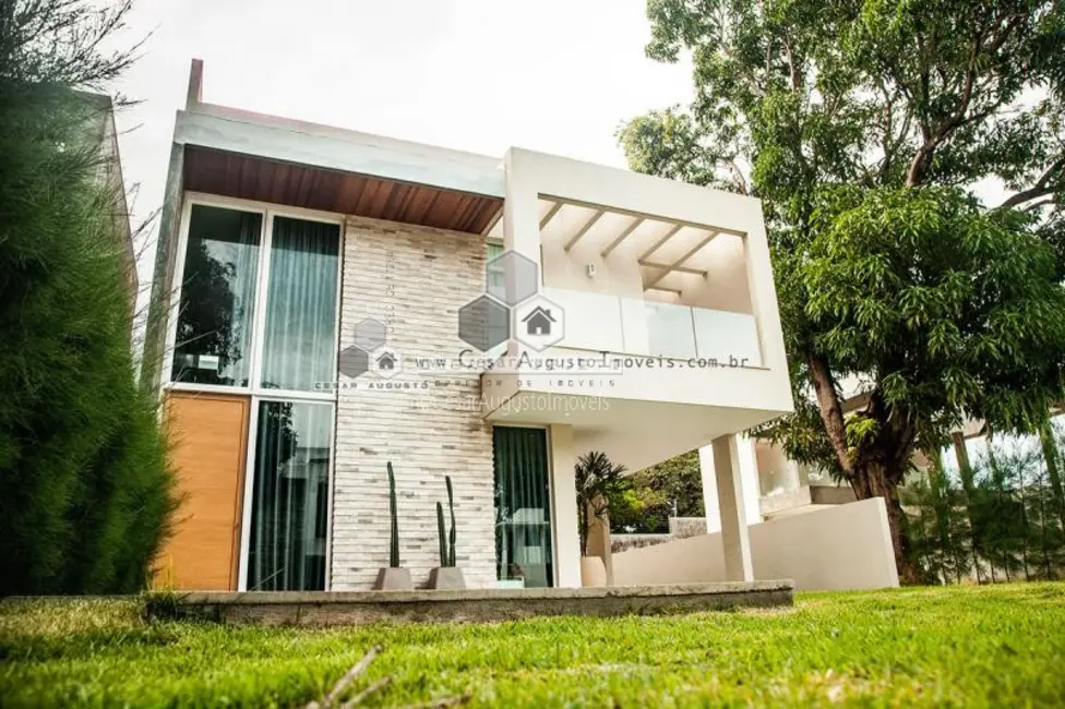 Foto 1 de Casa com 3 quartos à venda, 229m2 em Sapiranga, Fortaleza - CE