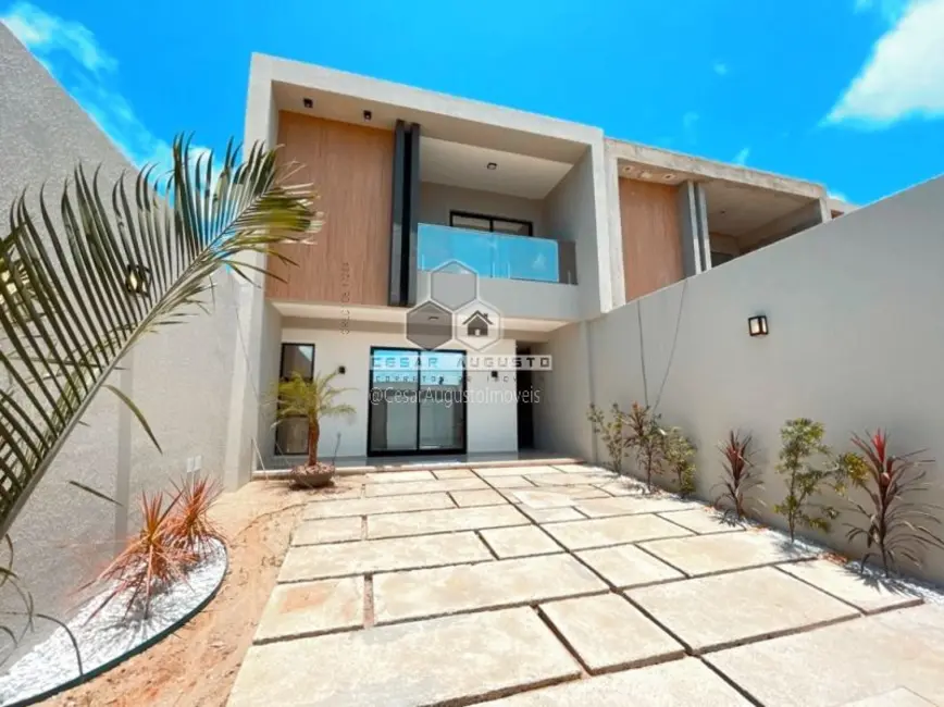 Foto 1 de Casa com 4 quartos à venda, 132m2 em Eusebio - CE