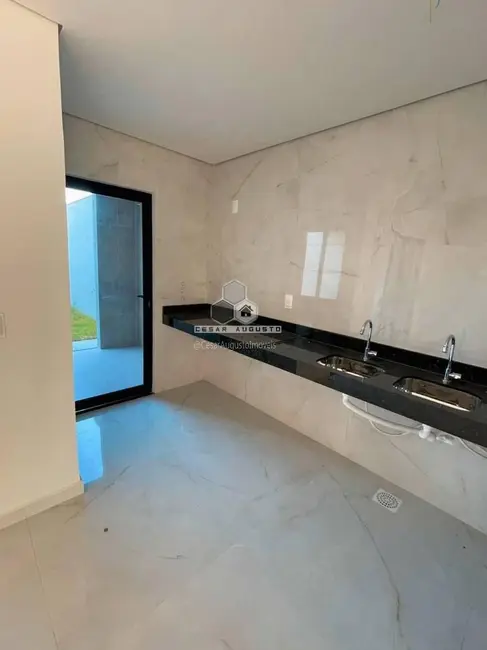 Foto 3 de Casa com 4 quartos à venda, 151m2 em Centro, Eusebio - CE