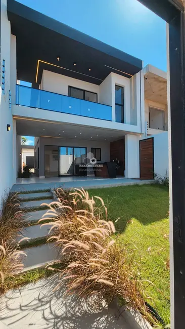 Foto 1 de Casa com 4 quartos à venda, 155m2 em Precabura, Eusebio - CE