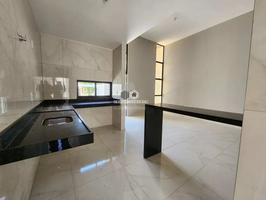 Casa com 3 quartos à venda, 107m2 em Lagoa Redonda, Fortaleza - CE - imagem 9 Foto 9 de Casa com 3 quartos à venda, 107m2 em Lagoa Redonda, Fortaleza - CE