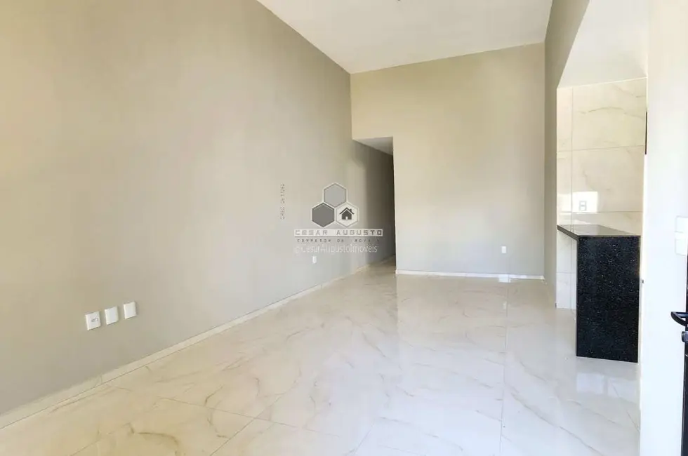 Casa com 3 quartos à venda, 107m2 em Lagoa Redonda, Fortaleza - CE - imagem 3 Foto 3 de Casa com 3 quartos à venda, 107m2 em Lagoa Redonda, Fortaleza - CE