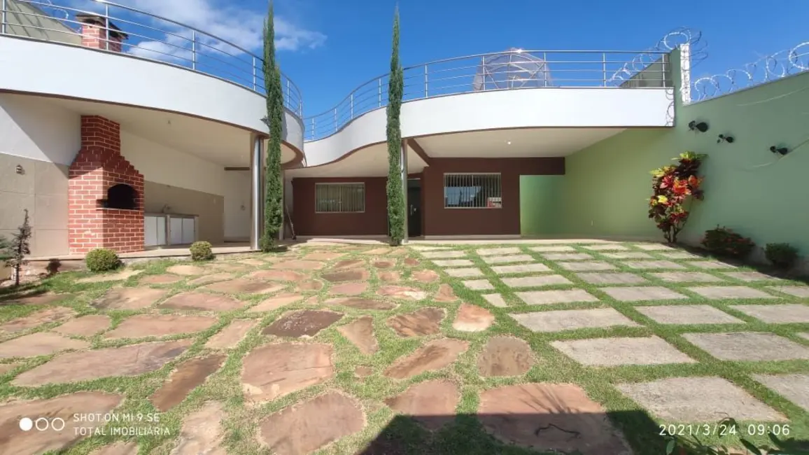 Foto 2 de Casa com 3 quartos à venda, 200m2 em Belvedere, Coronel Fabriciano - MG