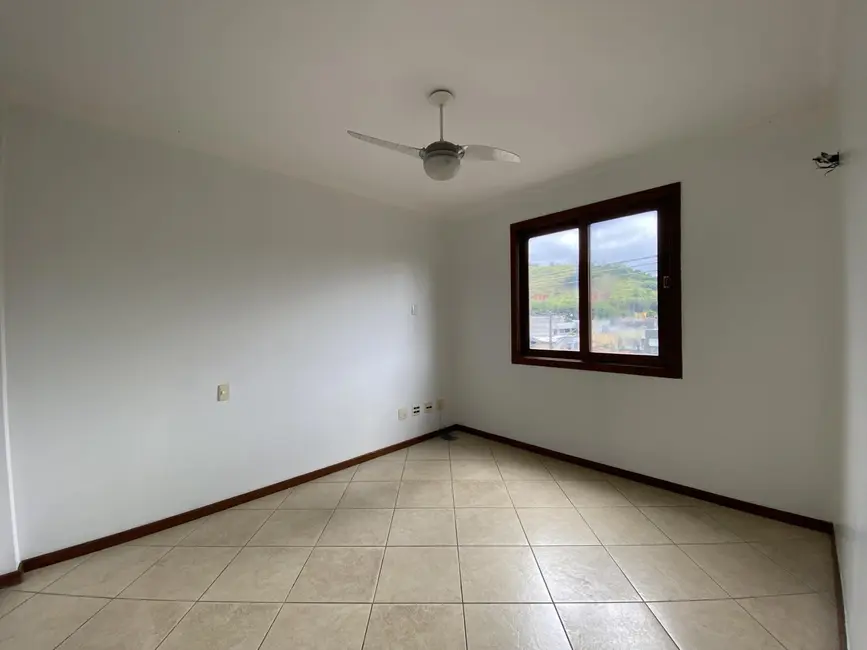 Foto 15 de Casa com 4 quartos para alugar, 550m2 em Giovanini, Coronel Fabriciano - MG