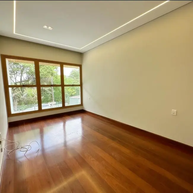 Casa com 3 quartos à venda, 405m2 em Das Águas, Ipatinga - MG - imagem 8 Foto 8 de Casa com 3 quartos à venda, 405m2 em Das Águas, Ipatinga - MG