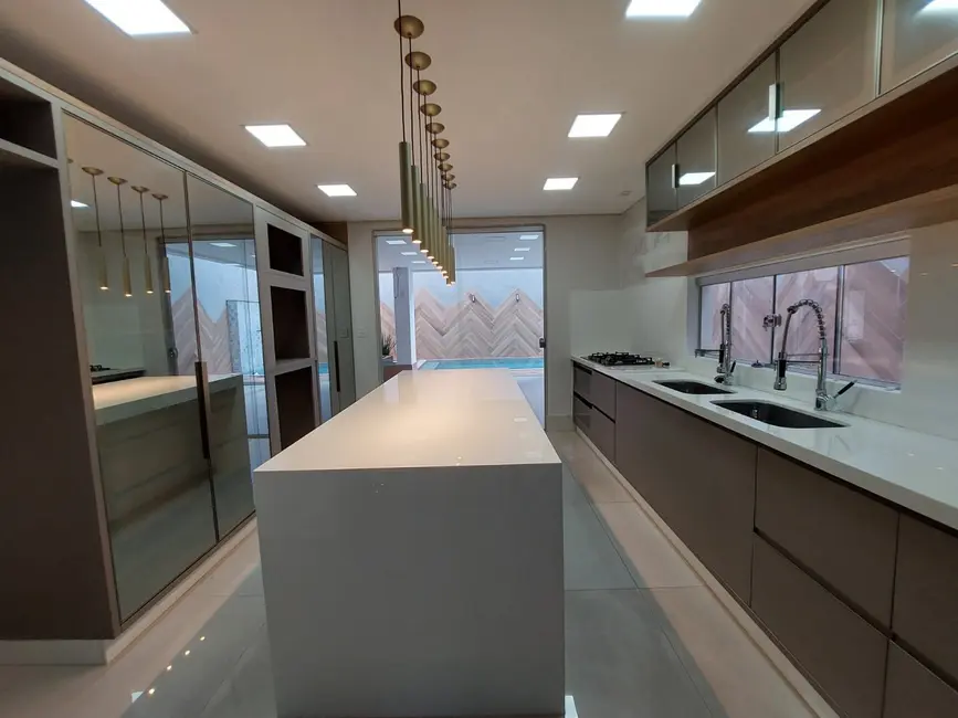 Casa com 3 quartos à venda, 546m2 em Parque das Águas, Ipatinga - MG - imagem 4 Foto 4 de Casa com 3 quartos à venda, 546m2 em Parque das Águas, Ipatinga - MG