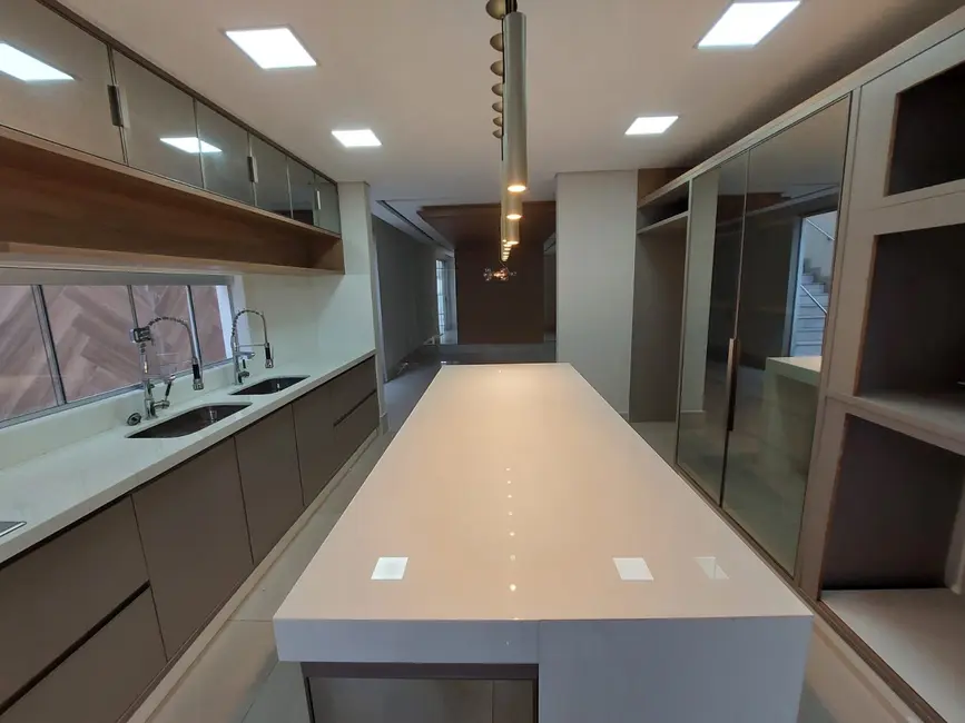 Casa com 3 quartos à venda, 546m2 em Parque das Águas, Ipatinga - MG - imagem 3 Foto 3 de Casa com 3 quartos à venda, 546m2 em Parque das Águas, Ipatinga - MG