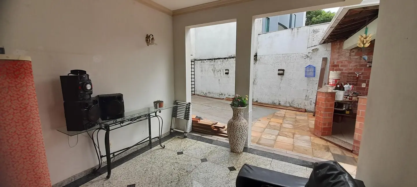 Casa com 3 quartos à venda, 292m2 em Timoteo - MG - imagem 6 Foto 6 de Casa com 3 quartos à venda, 292m2 em Timoteo - MG