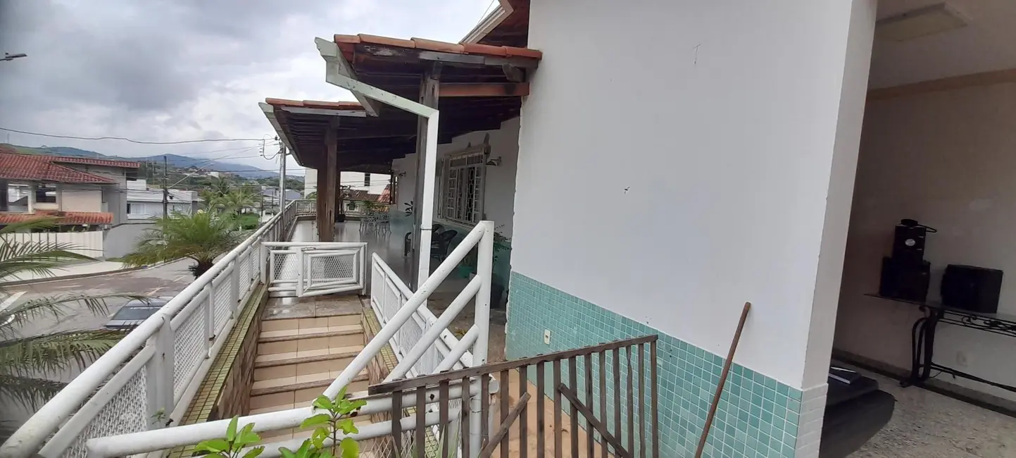 Casa com 3 quartos à venda, 292m2 em Timoteo - MG - imagem 8 Foto 8 de Casa com 3 quartos à venda, 292m2 em Timoteo - MG