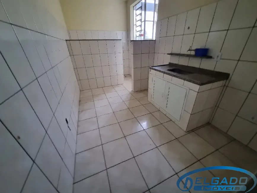 Foto 9 de Casa com 2 quartos para alugar, 75m2 em Centro, Itaborai - RJ