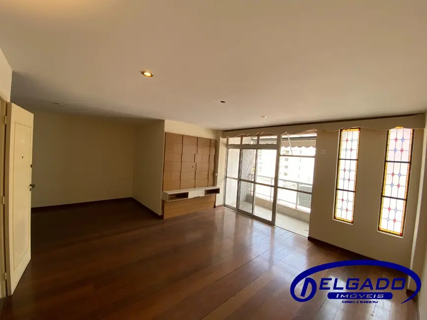 Apartamento com 3 quartos à venda, 160m2 em Icaraí, Niteroi - RJ - imagem 2 Foto 2 de Apartamento com 3 quartos à venda, 160m2 em Icaraí, Niteroi - RJ