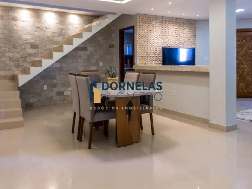 Casa de Condomínio com 5 quartos à venda, 400m2 em Park Way, Brasilia - DF - imagem 2 Foto 2 de Casa de Condomínio com 5 quartos à venda, 400m2 em Park Way, Brasilia - DF