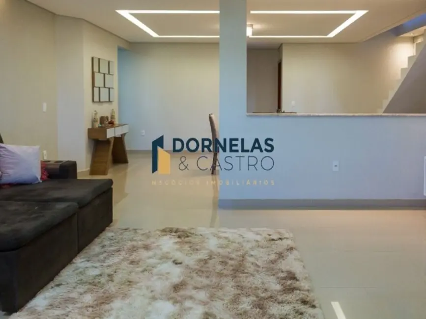 Casa de Condomínio com 5 quartos à venda, 400m2 em Park Way, Brasilia - DF - imagem 3 Foto 3 de Casa de Condomínio com 5 quartos à venda, 400m2 em Park Way, Brasilia - DF