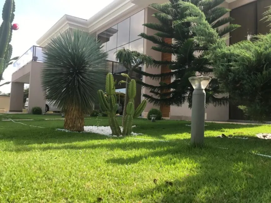 Casa de Condomínio com 3 quartos à venda, 800m2 em Park Way, Brasilia - DF - imagem 3 Foto 3 de Casa de Condomínio com 3 quartos à venda, 800m2 em Park Way, Brasilia - DF