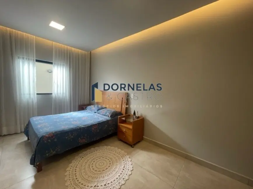 Casa de Condomínio com 3 quartos à venda, 200m2 em Guará I, Brasilia - DF - imagem 9 Foto 9 de Casa de Condomínio com 3 quartos à venda, 200m2 em Guará I, Brasilia - DF