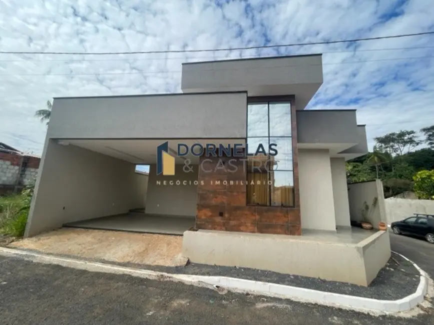 Casa de Condomínio com 3 quartos à venda, 200m2 em Guará I, Brasilia - DF - imagem 4 Foto 4 de Casa de Condomínio com 3 quartos à venda, 200m2 em Guará I, Brasilia - DF