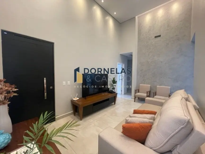 Casa de Condomínio com 3 quartos à venda, 200m2 em Guará I, Brasilia - DF - imagem 5 Foto 5 de Casa de Condomínio com 3 quartos à venda, 200m2 em Guará I, Brasilia - DF