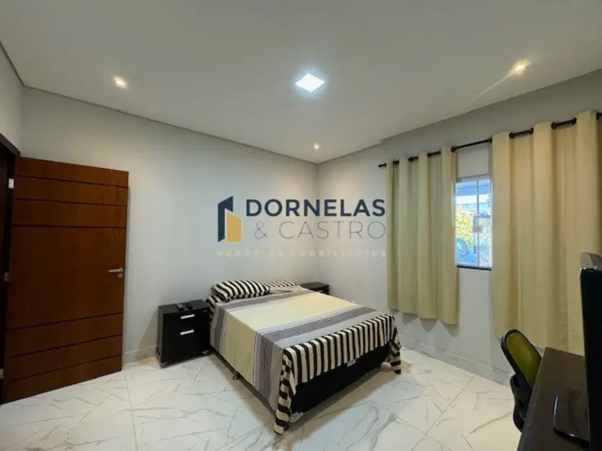 Casa de Condomínio com 3 quartos à venda, 400m2 em Guará I, Brasilia - DF - imagem 8 Foto 8 de Casa de Condomínio com 3 quartos à venda, 400m2 em Guará I, Brasilia - DF