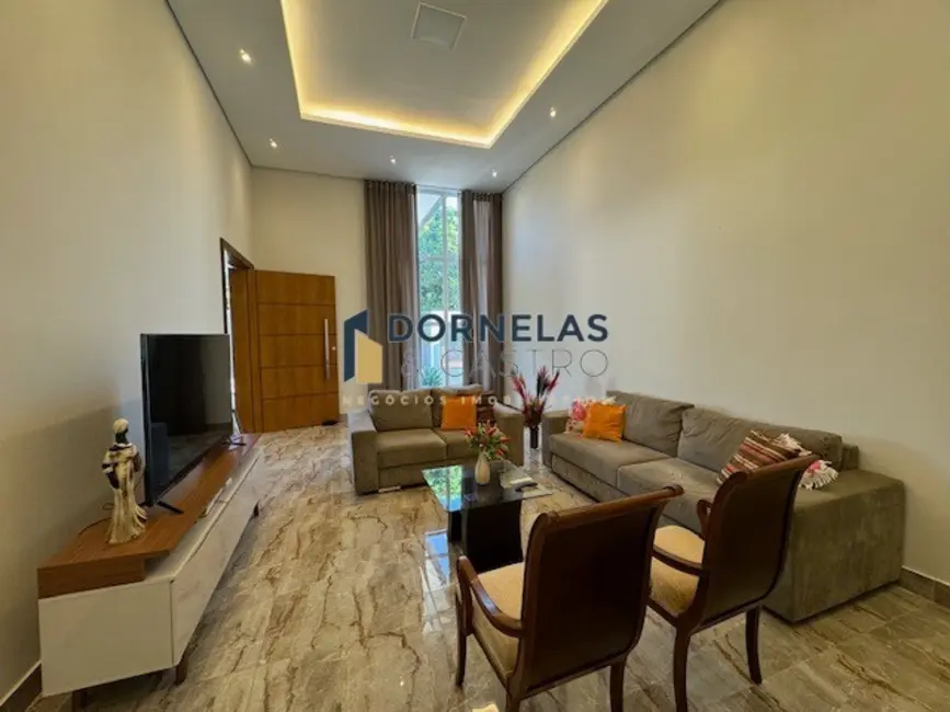 Casa de Condomínio com 3 quartos à venda, 400m2 em Guará I, Brasilia - DF - imagem 3 Foto 3 de Casa de Condomínio com 3 quartos à venda, 400m2 em Guará I, Brasilia - DF