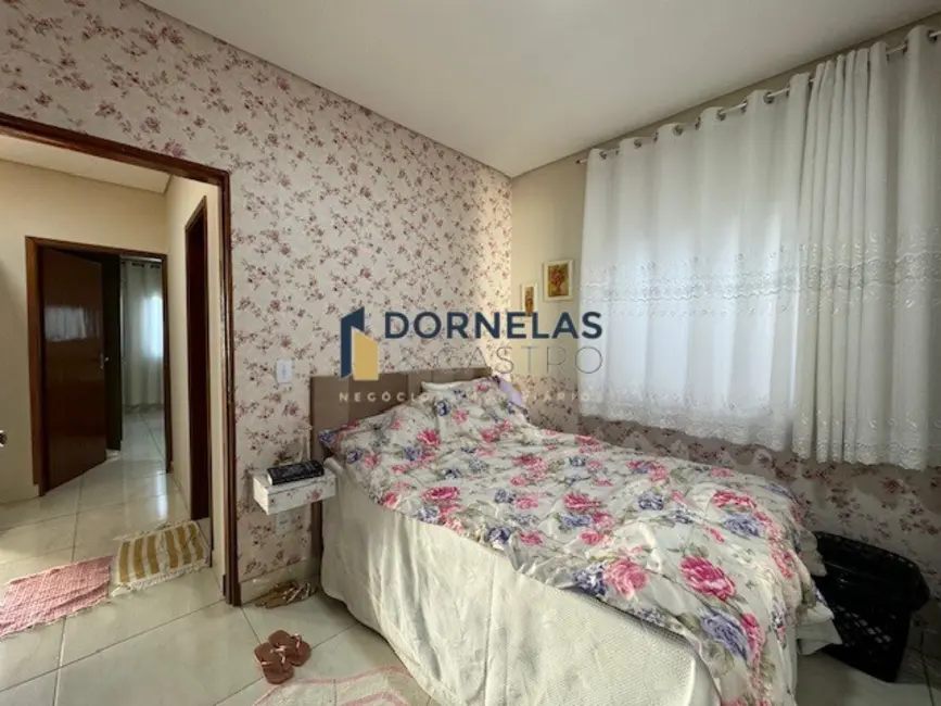 Casa de Condomínio com 3 quartos à venda, 200m2 em Setor Habitacional Arniqueira (Águas Claras), Brasilia - DF - imagem 8 Foto 8 de Casa de Condomínio com 3 quartos à venda, 200m2 em Setor Habitacional Arniqueira (Águas Claras), Brasilia - DF