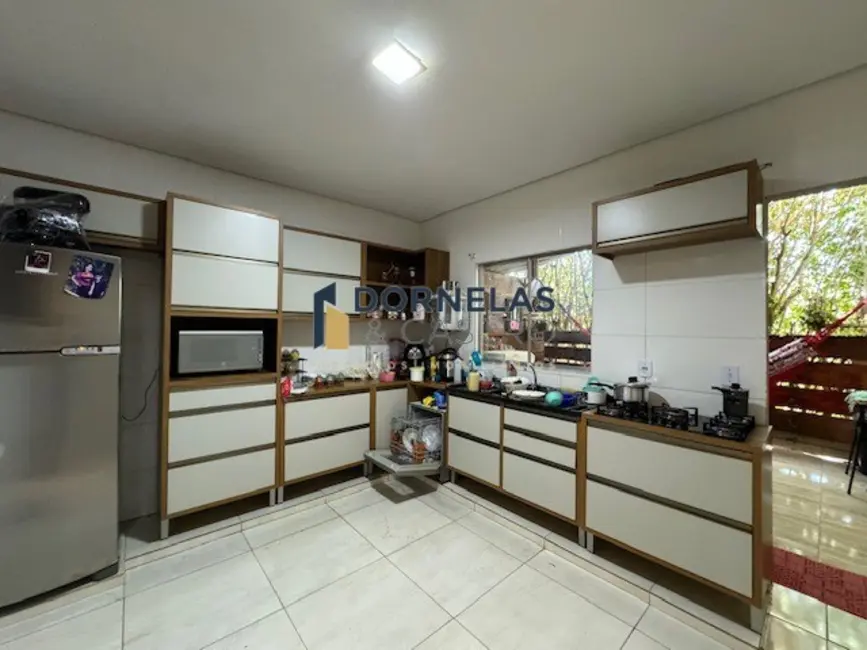 Casa de Condomínio com 3 quartos à venda, 200m2 em Setor Habitacional Arniqueira (Águas Claras), Brasilia - DF - imagem 3 Foto 3 de Casa de Condomínio com 3 quartos à venda, 200m2 em Setor Habitacional Arniqueira (Águas Claras), Brasilia - DF