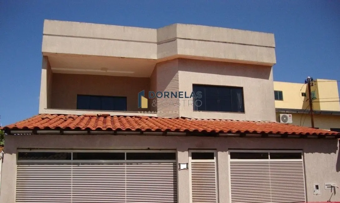 Casa com 4 quartos à venda, 280m2 em Riacho Fundo I, Brasilia - DF - imagem 1 Foto 1 de Casa com 4 quartos à venda, 280m2 em Riacho Fundo I, Brasilia - DF