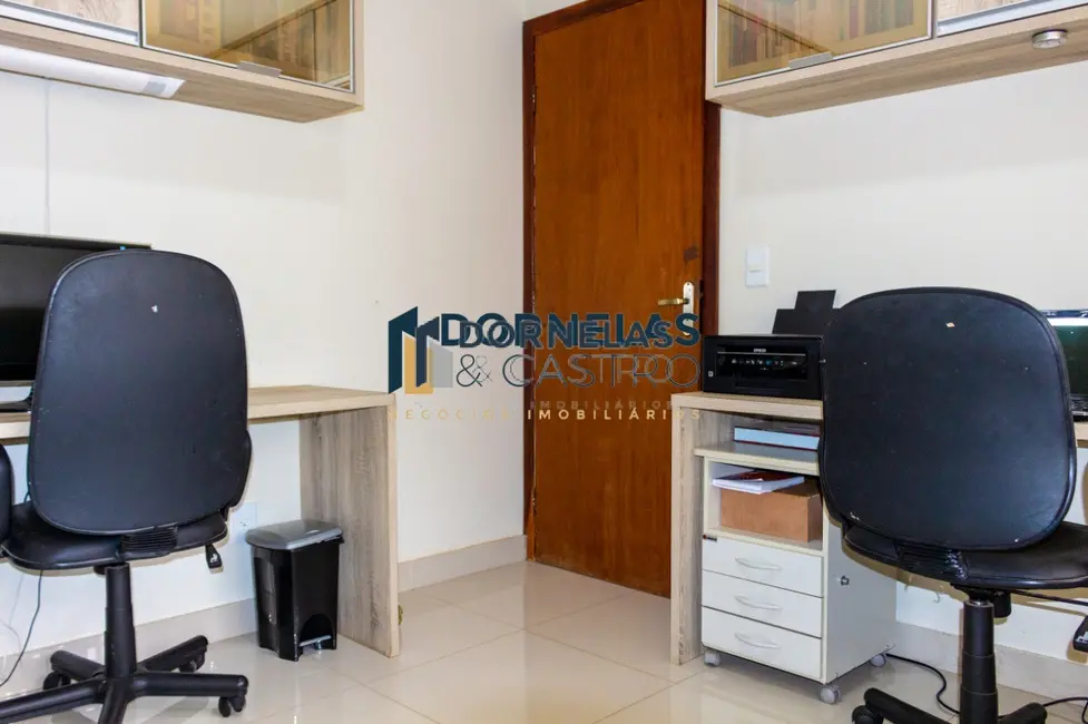 Casa com 4 quartos à venda, 416m2 em Guará I, Brasilia - DF - imagem 6 Foto 6 de Casa com 4 quartos à venda, 416m2 em Guará I, Brasilia - DF