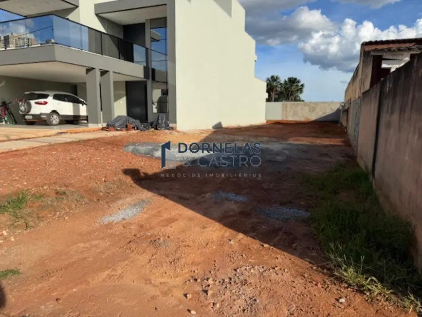 Foto 1 de Terreno / Lote à venda, 344m2 em Guará I, Brasilia - DF