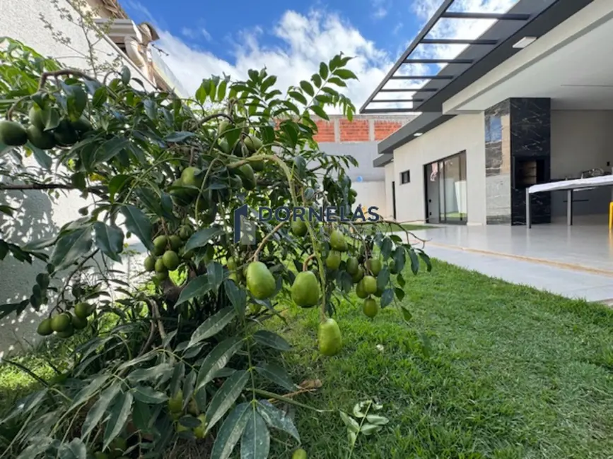 Casa de Condomínio com 3 quartos à venda, 450m2 em Setor Habitacional Arniqueira (Águas Claras), Brasilia - DF - imagem 3 Foto 3 de Casa de Condomínio com 3 quartos à venda, 450m2 em Setor Habitacional Arniqueira (Águas Claras), Brasilia - DF