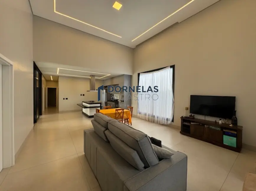 Casa de Condomínio com 3 quartos à venda, 450m2 em Setor Habitacional Arniqueira (Águas Claras), Brasilia - DF - imagem 6 Foto 6 de Casa de Condomínio com 3 quartos à venda, 450m2 em Setor Habitacional Arniqueira (Águas Claras), Brasilia - DF