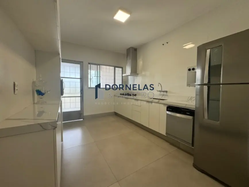 Casa de Condomínio com 4 quartos à venda, 400m2 em Setor Habitacional Vicente Pires, Brasilia - DF - imagem 8 Foto 8 de Casa de Condomínio com 4 quartos à venda, 400m2 em Setor Habitacional Vicente Pires, Brasilia - DF