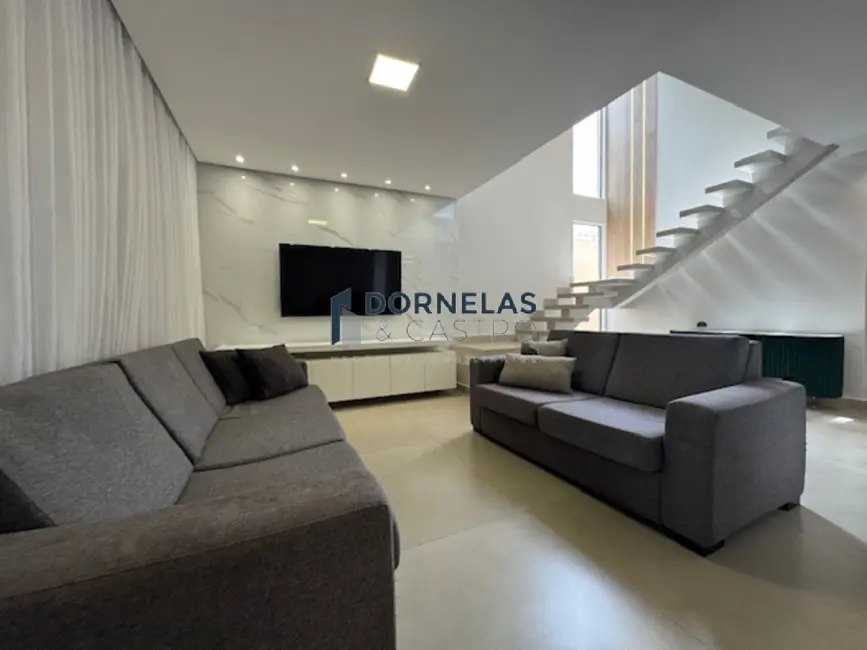 Casa de Condomínio com 4 quartos à venda, 400m2 em Setor Habitacional Vicente Pires, Brasilia - DF - imagem 4 Foto 4 de Casa de Condomínio com 4 quartos à venda, 400m2 em Setor Habitacional Vicente Pires, Brasilia - DF