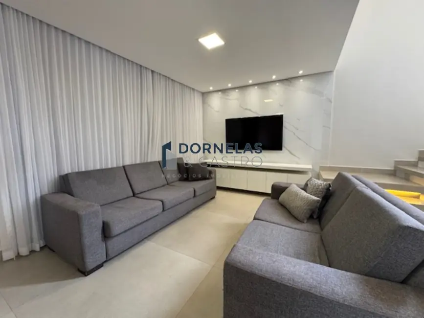 Casa de Condomínio com 4 quartos à venda, 400m2 em Setor Habitacional Vicente Pires, Brasilia - DF - imagem 3 Foto 3 de Casa de Condomínio com 4 quartos à venda, 400m2 em Setor Habitacional Vicente Pires, Brasilia - DF